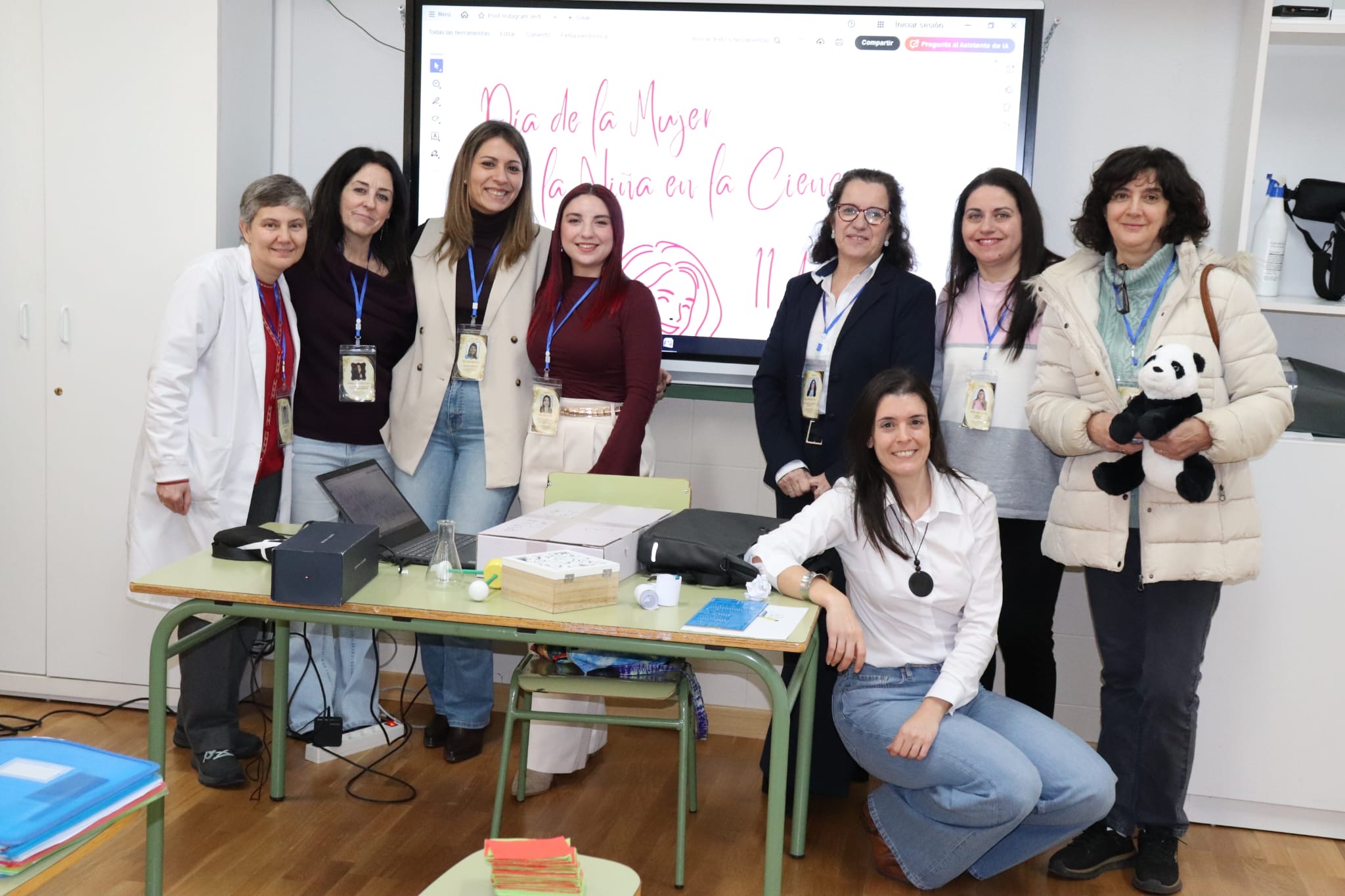 Profesoras y Alumna participante en las Jornadas Fotografía con las profesoras y alumna participantes en las charlas